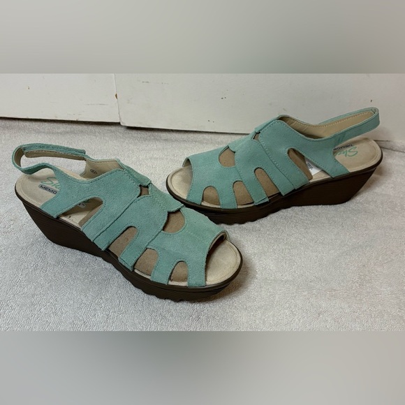 NWOT Skechers Parallel Stylin Wedge Strappy Sandal Mint Suede Size 8.5 - Picture 3 of 9